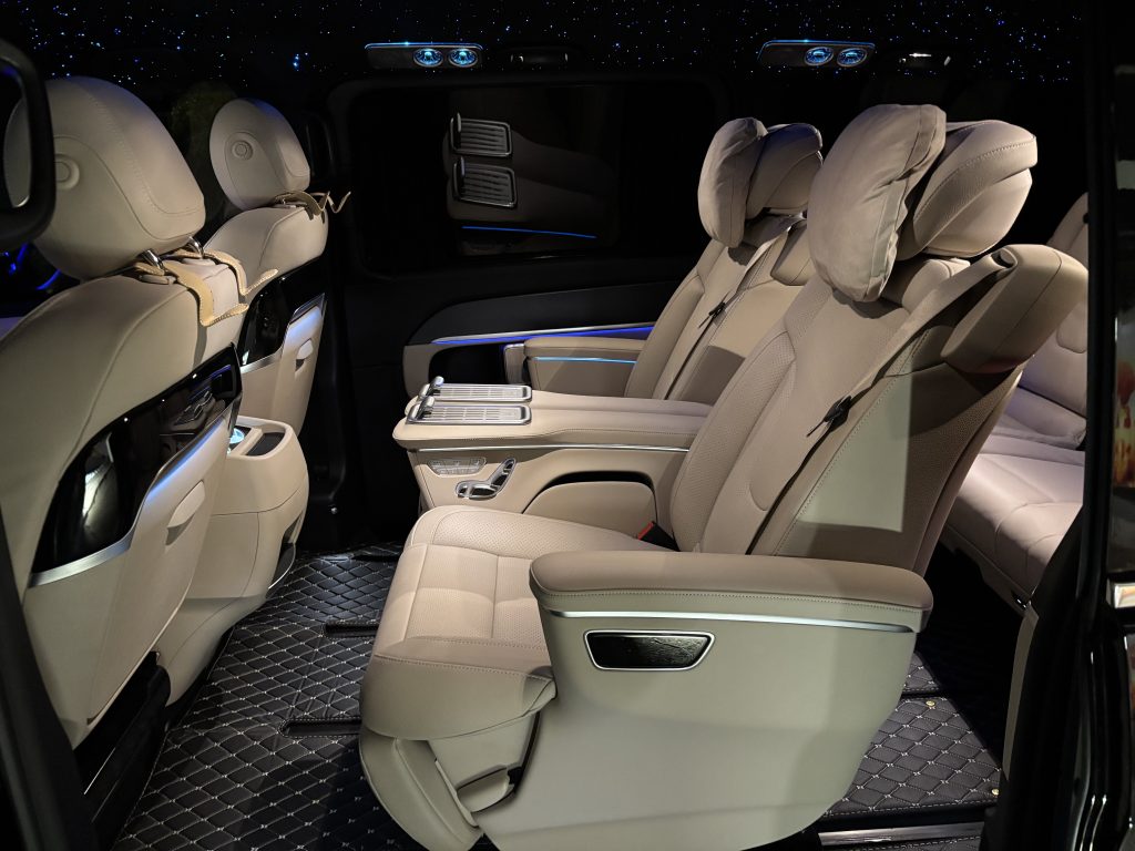 Voiture avec chauffeur à Tignes — Transfert VIP